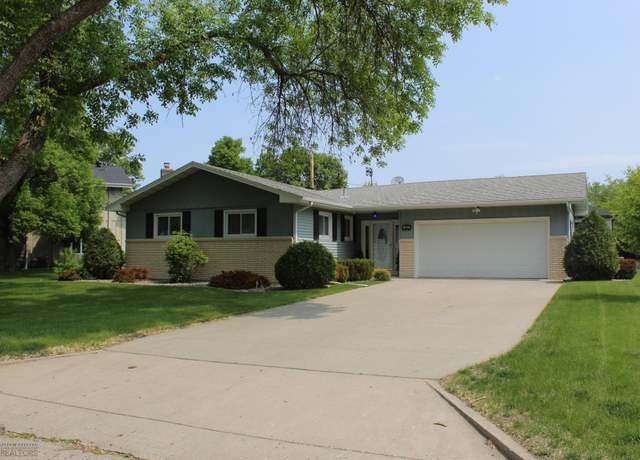 Property at 406 Horn Ave, Moorhead, MN 56560, 3 beds, 2 baths
