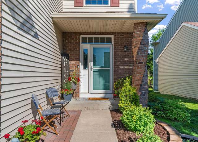 Property at 8373 Savanna Oaks Ln, Woodbury, MN 55125, 3 beds, 3 baths