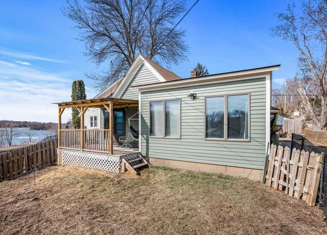 Property at 920 Laurel St W, Stillwater, MN 55082, 3 beds, 1 bath