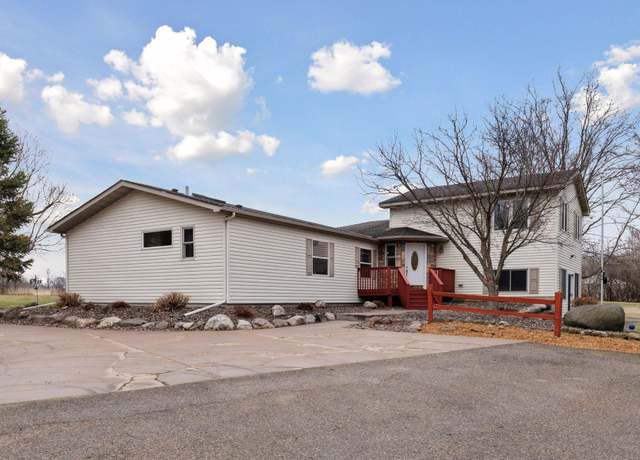 Property at 34115 Malmberg Ave, Chisago Lake Twp, MN 55045, 5 beds, 4 baths