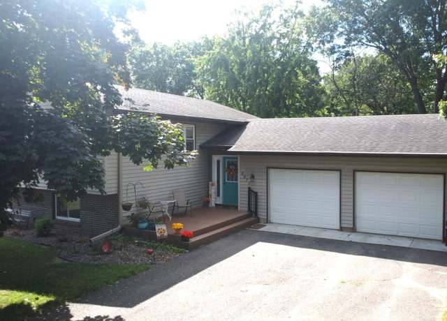 Property at 2870 Wayland Ct, Eau Claire, WI 54703, 5 beds, 3 baths