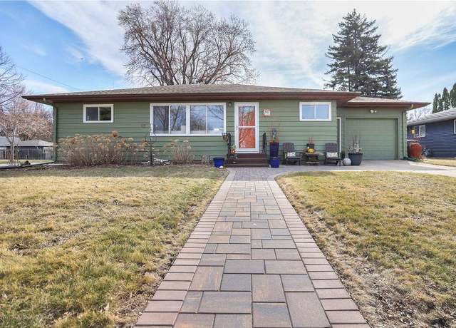 Property at 1102 River Dr, Moorhead, MN 56560, 4 beds, 2 baths