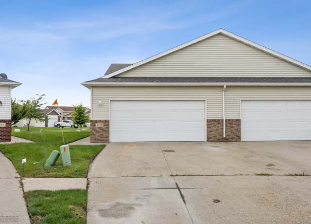 Property at 1113 39th Ave S, Moorhead, MN 56560, 3 beds, 2 baths
