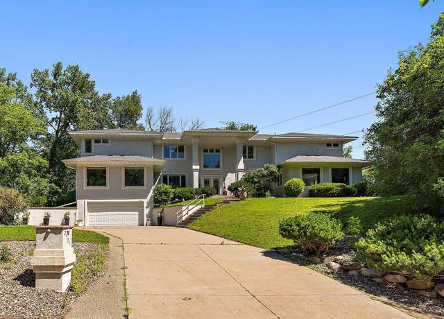 Property at 2935 Minnehaha Curv E, Minnetonka, MN 55391, 5 beds, 5 baths