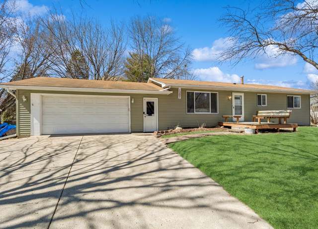 Property at 1207 4th Ave S, Buffalo, MN 55313, 3 beds, 2 baths