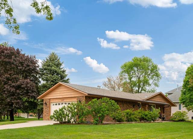 Property at 1977 Bay St, Worthington, MN 56187, 3 beds, 3 baths