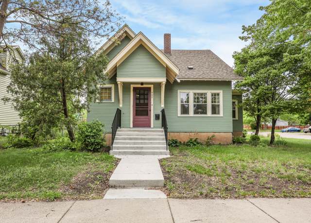 Property at 727 10th Ave N, Saint Cloud, MN 56303, 3 beds, 2 baths
