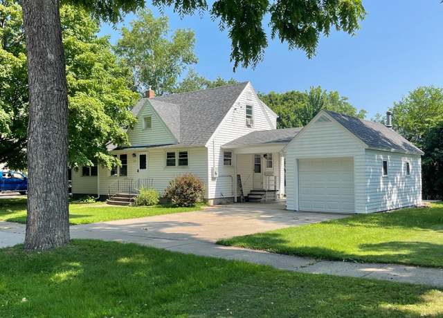 Property at 715 S Garden St, Lake City, MN 55041, 3 beds, 2 baths