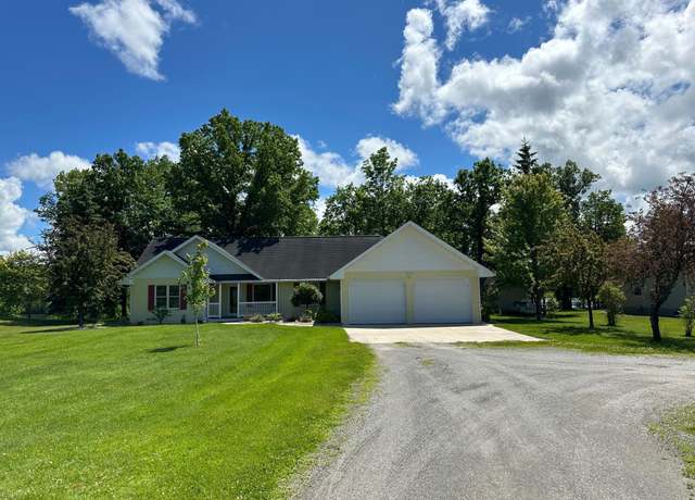 Property at 1107 Jochim Dr NW, Baudette Twp, MN 56623, 3 beds, 3 baths