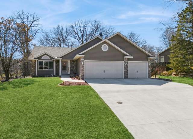 Property at 1128 Autumn Dr, Woodbury, MN 55125, 4 beds, 3 baths