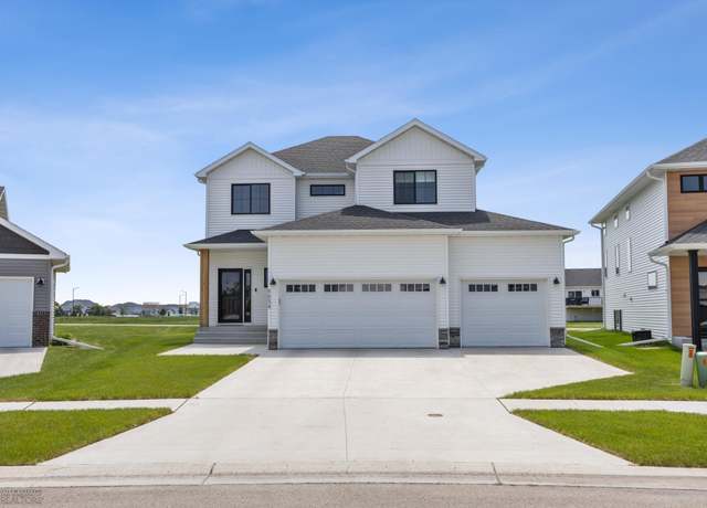 Property at 6654 Toronto Dr S, Fargo, ND 58104, 3 beds, 3 baths