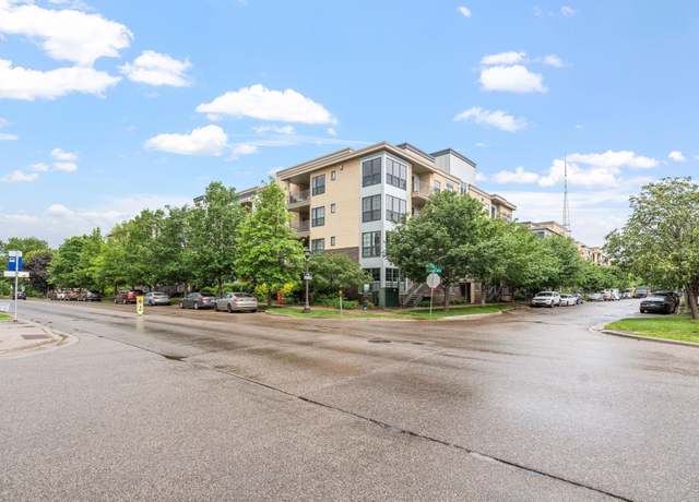 Property at 2565 Franklin Ave #211, Saint Paul, MN 55114, 3 beds, 2 baths