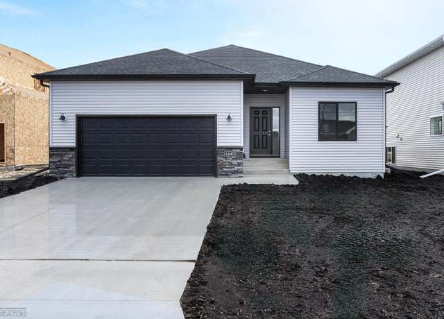 Property at 6640 32nd St S, Fargo, ND 58104, 4 beds, 3 baths