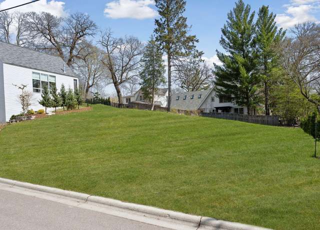 Property at 1052 E Circle Dr, Wayzata, MN 55391