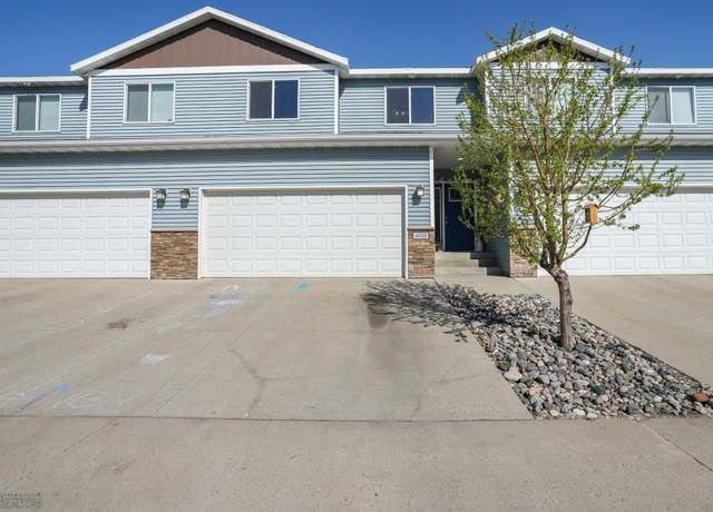 Property at 4282 51st St S, Fargo, ND 58104, 3 beds, 4 baths