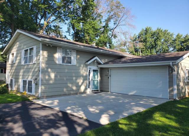 Property at 9135 205th St W, Lakeville, MN 55044, 4 beds, 2 baths