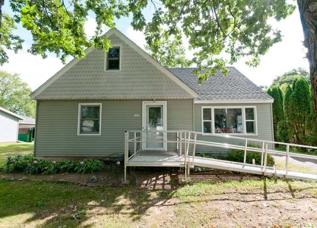 Property at 1221 Ruby Ave, Rice Lake, WI 54868, 5 beds, 2 baths