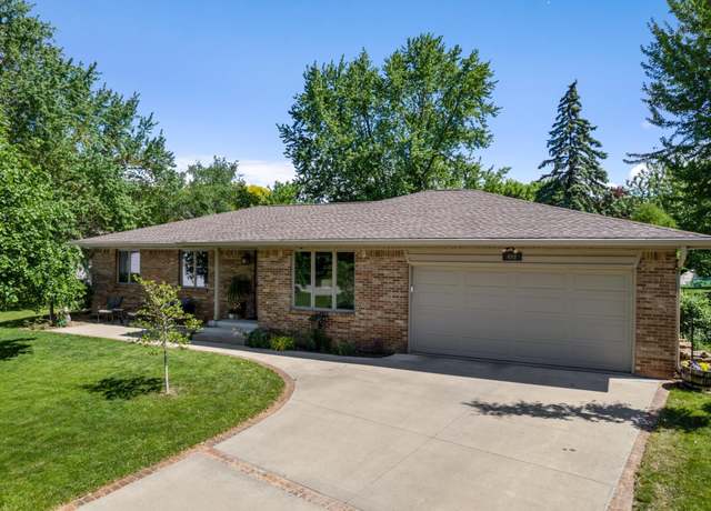 Property at 492 Kerry Ct, Winona, MN 55987, 4 beds, 3 baths