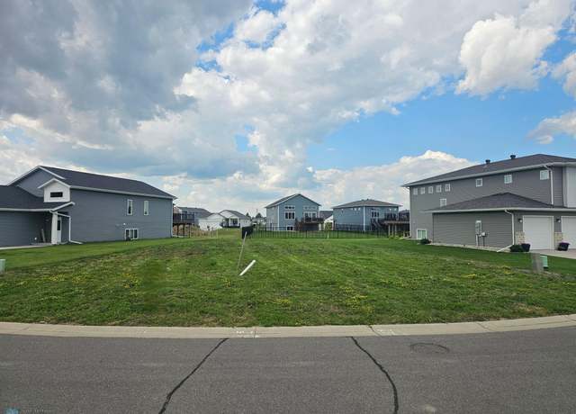 Property at 4878 Hampton Cir S, Moorhead, MN 56560