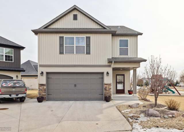 Property at 4134 Clubhouse Dr S, Fargo, ND 58104, 3 beds, 3 baths