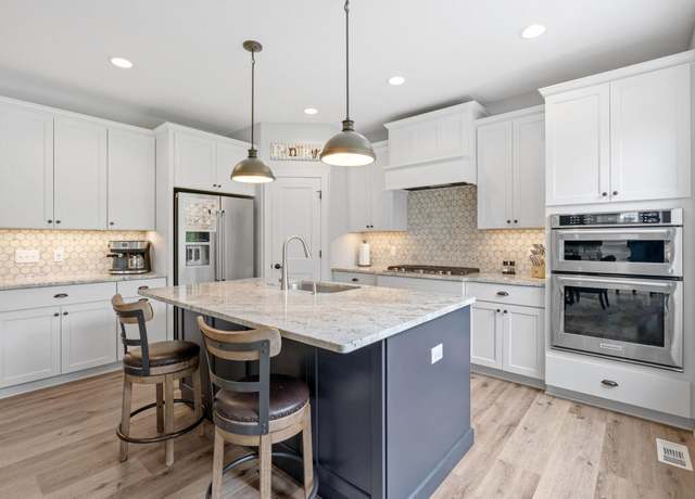 Property at 7137 61st St S, Cottage Grove, MN 55016, 5 beds, 5 baths