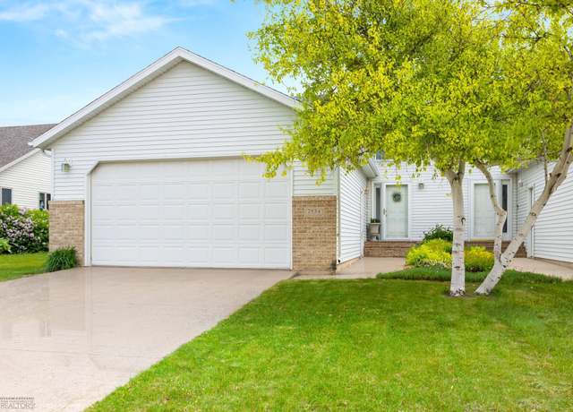 Property at 2834 Wheatland Dr S, Fargo, ND 58103, 3 beds, 2 baths