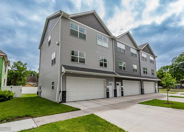 Property at 624 10th Ave N, Fargo, ND 58102, 3 beds, 3 baths