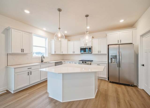 Property at 8363 Lander Ave NE, Otsego, MN 55330, 4 beds, 3 baths
