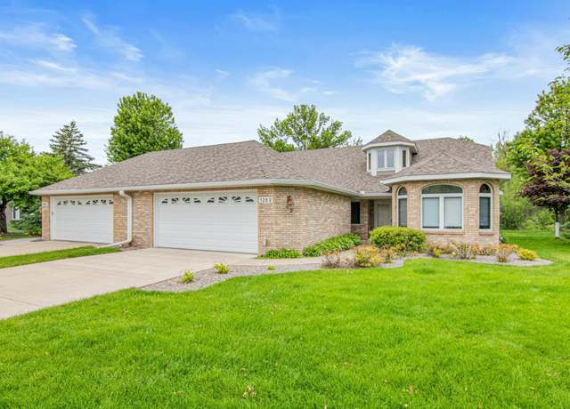 Property at 1263 Silverthorn Dr, Shoreview, MN 55126, 3 beds, 2 baths