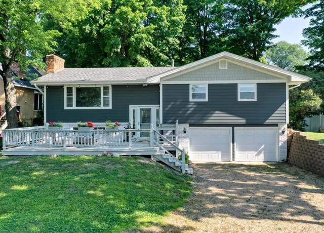 Property at 8112 N Shore Trl N, Forest Lake, MN 55025, 3 beds, 2 baths