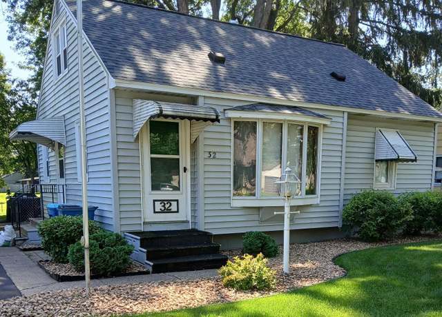 Property at 32 Center Rd, Circle Pines, MN 55014, 3 beds, 2 baths