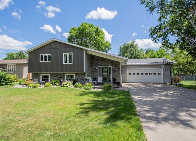 Property at 1908 23rd St S, Fargo, ND 58103, 5 beds, 4 baths