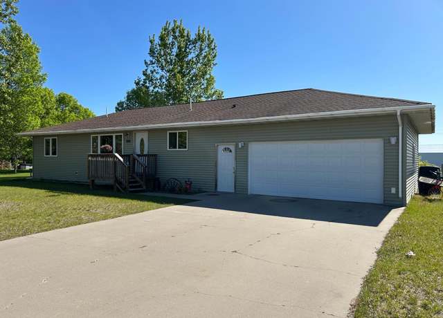 Property at 900 Pleasant Ave S, Park Rapids, MN 56470, 4 beds, 3 baths