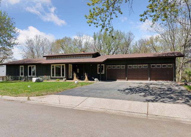 Property at 404 Summit Ln, Burnsville, MN 55337, 5 beds, 5 baths