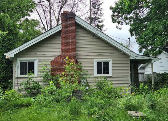 Property at 220 3rd Ave NW, Forest Lake, MN 55025, 2 beds, 1 bath