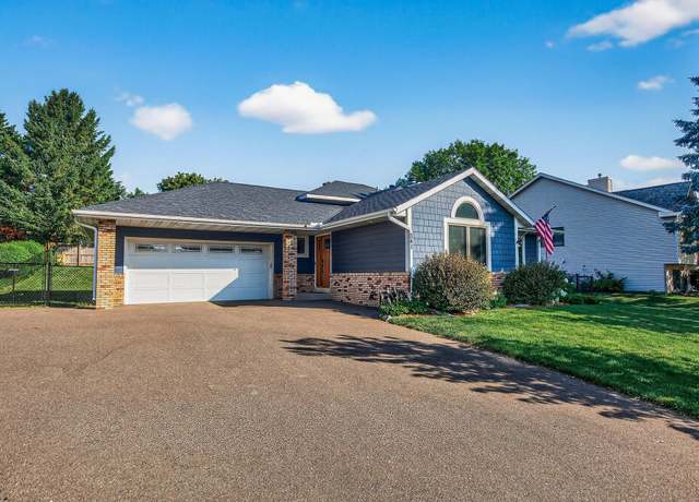 Property at 341 Wedgewood Dr, Mahtomedi, MN 55115, 3 beds, 2 baths