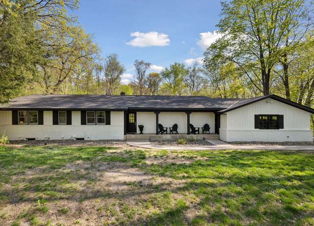 Property at 20 Oriole Ln, North Oaks, MN 55127, 4 beds, 3 baths