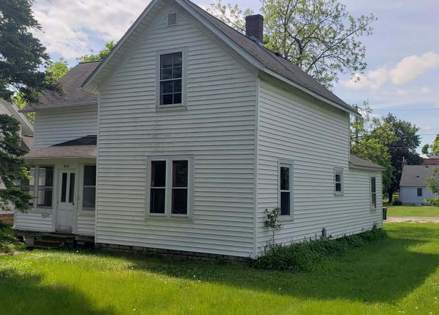 Property at 414 Spring St, River Falls, WI 54022, 6 beds, 2 baths