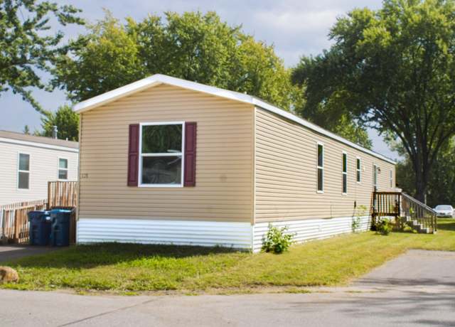Property at 138 Hi Vue Dr, Sartell, MN 56377, 3 beds, 2 baths