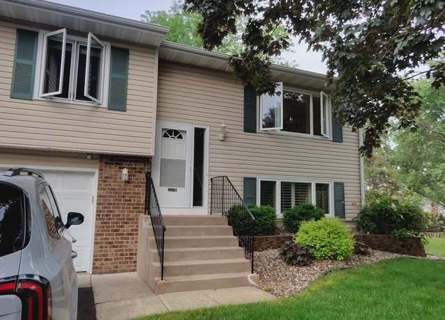 Property at 8365 W 100th St, Bloomington, MN 55438, 3 beds, 2 baths