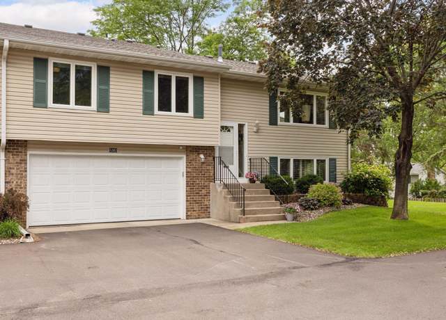 Property at 8365 W 100th St, Bloomington, MN 55438, 3 beds, 2 baths