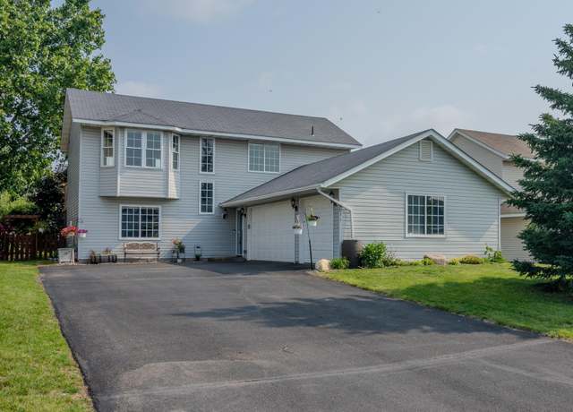Property at 831 Jack Russell Ave, Shakopee, MN 55379, 3 beds, 2 baths