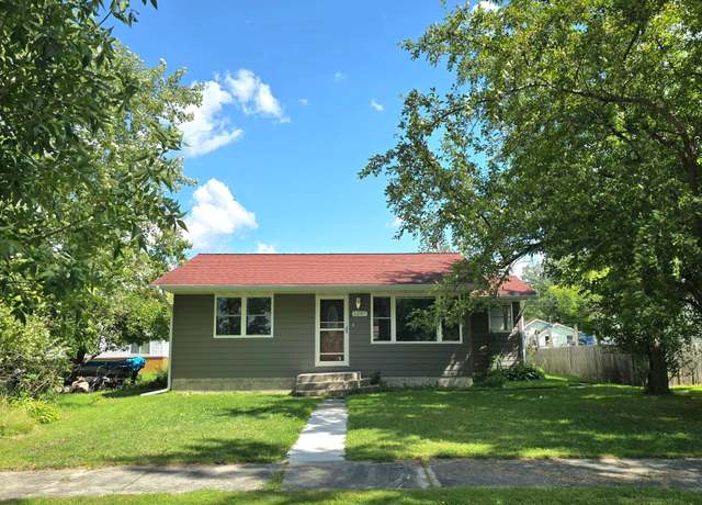 Property at 1207 1st Ave E, International Falls, MN 56649, 2 beds, 1 bath