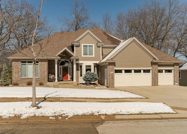 Property at 2207 Baihly Heights Dr SW, Rochester, MN 55902, 6 beds, 4 baths