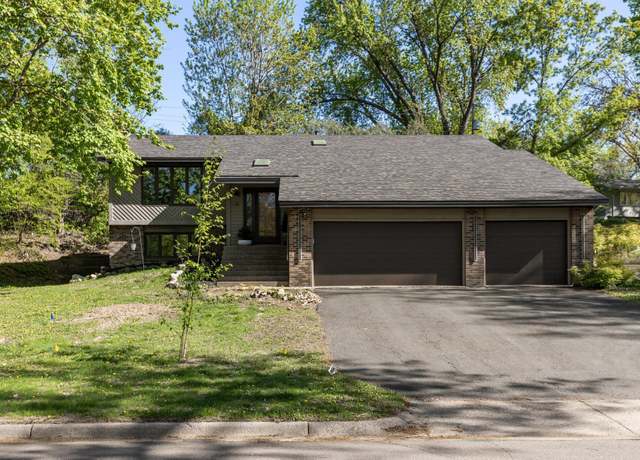 Property at 131 Oak Shore Dr, Burnsville, MN 55306, 3 beds, 3 baths
