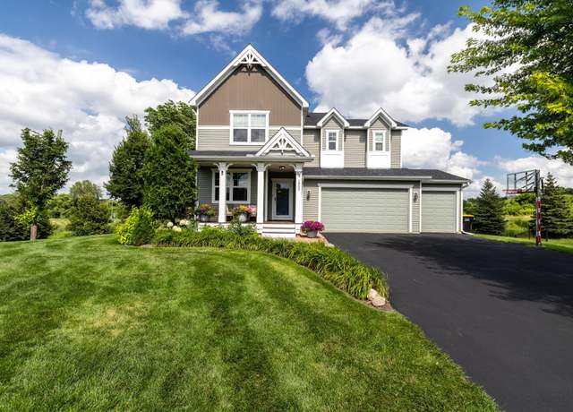 Property at 1865 Bass Cir, Shakopee, MN 55379, 5 beds, 4 baths