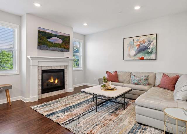 Property at 4297 Corn Silk Ln, Woodbury, MN 55129, 4 beds, 4 baths