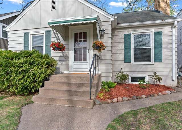 Property at 3006 Abbott Ave N, Robbinsdale, MN 55422, 3 beds, 1 bath