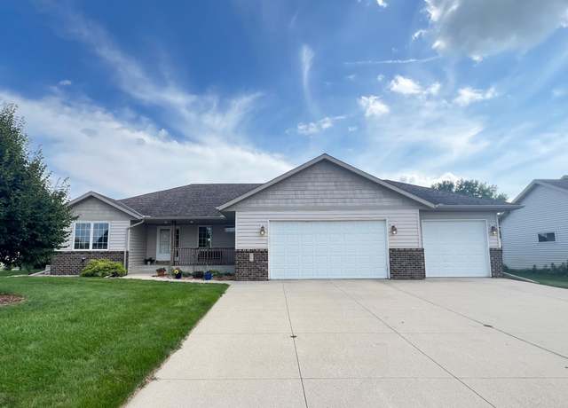 Property at 406 20th St W, Glencoe, MN 55336, 5 beds, 3 baths
