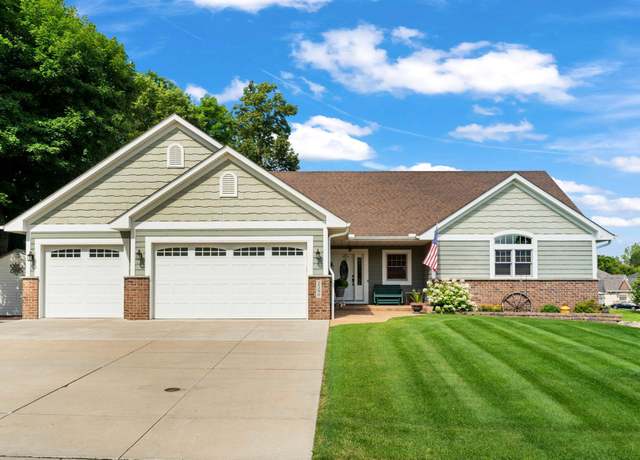 Property at 2390 Jennifer Ln, Shakopee, MN 55379, 4 beds, 3 baths